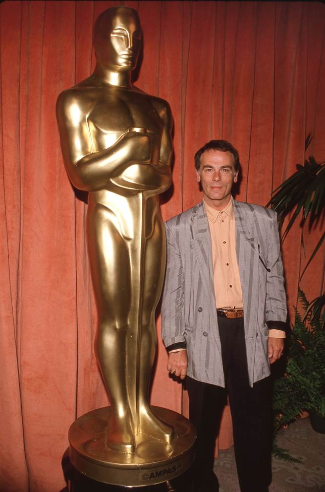 影帝淡出演艺圈6年惊爆在家逝世 享寿85岁_迪恩