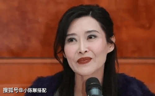 身材 张曼玉瘦了反而脱相，中年女人不用担心身材变胖，时尚感更重要了