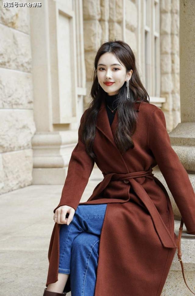 棕色 优雅女人会穿“大衣”更有气质，不老气、不扮嫩，这才是最好状态