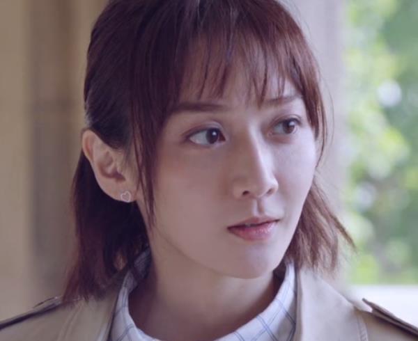 李顺|《突围》看到了潘之琳，跟靳东是老搭档了，这一次表现也不错