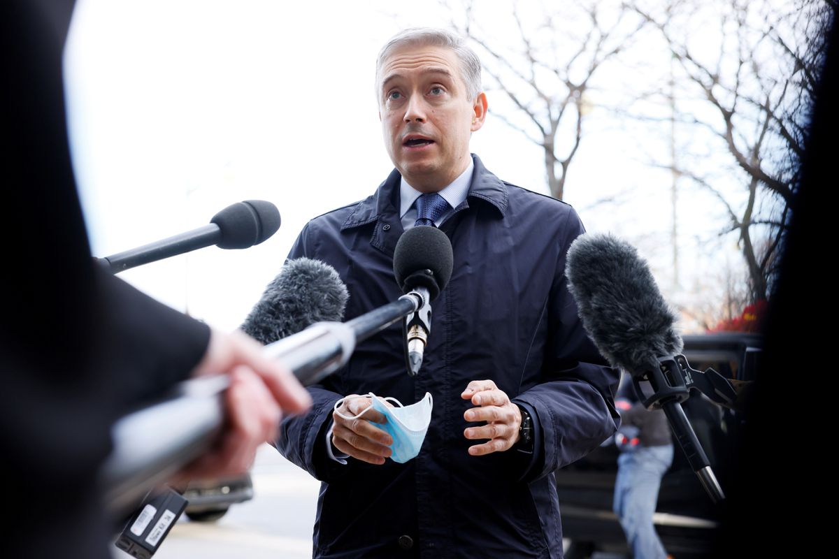 加拿大宣布决定前,他“强烈暗示将禁用华为”,外交部回应