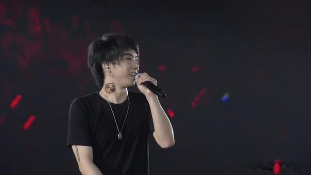 狂欢夜|精彩绝伦！天猫双11狂欢夜各路高手顶峰相见，网友直呼：太过瘾