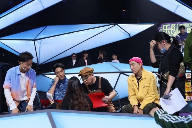 fit|「十朝元老」变身揸fit人，宋嘉其邀你加入《乐队风暴》群聊