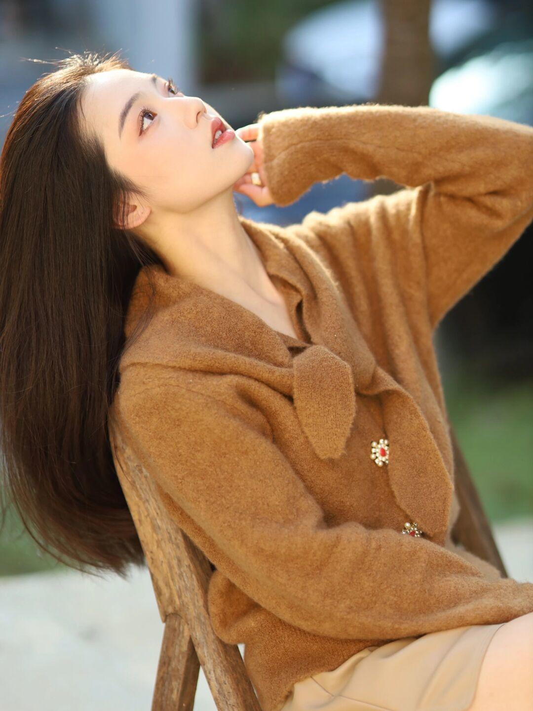 设计 毛衣才是冬季的必备单品,为你分享几个实用款,百搭温柔又显气质