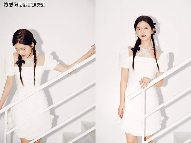 西装 “初恋女孩”赵露思，秋冬穿搭“上暖下凉”？一般人hold不住