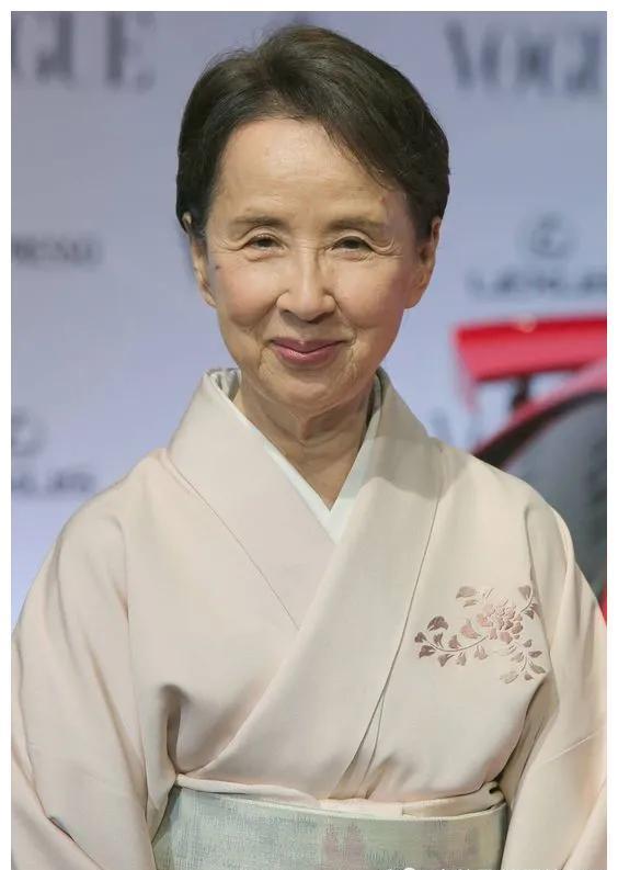 赫本那些老去的美人，赫本、俞飞鸿、陈数、她们真的没有皱纹吗？