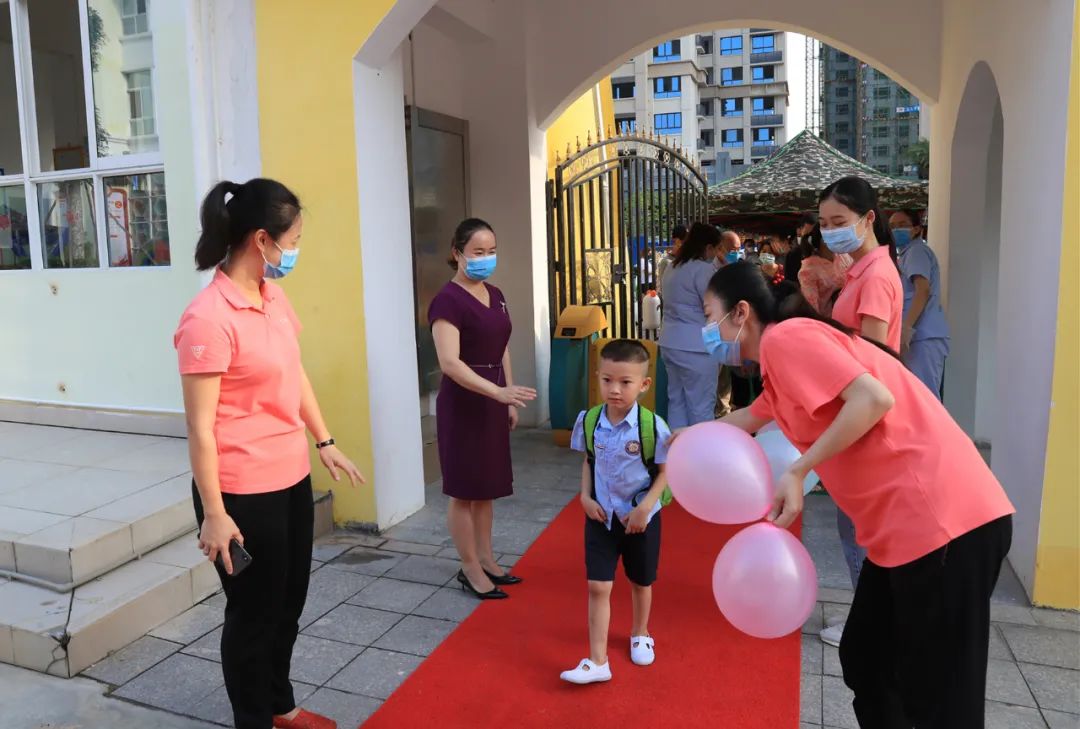 要求|部分家长联名要求幼儿园开放监控，遭到老师反对：感觉被“监视”