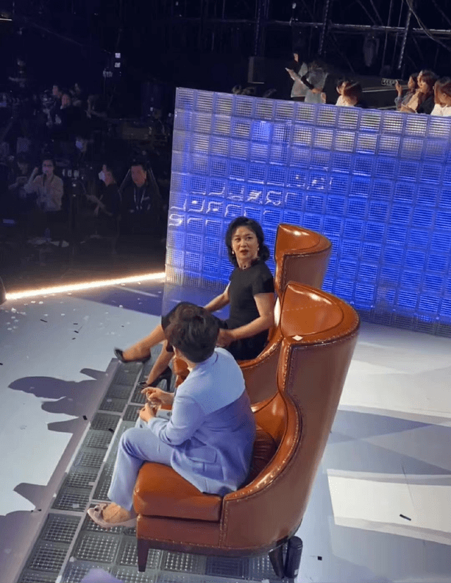 节目组|《追光吧》首轮公演分组曝光，观众反馈状况频发，哥哥们都在赶场