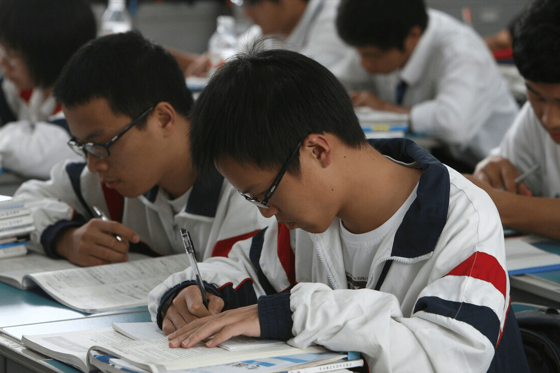 怎么才算高中学霸 5d3c6cc556c848b0b8be3715319ff56b.png