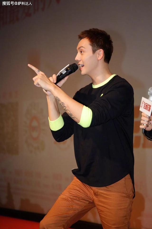 陈伟霆 同样是基本款，为何别人穿得更出众？可以学学陈伟霆的色彩搭配