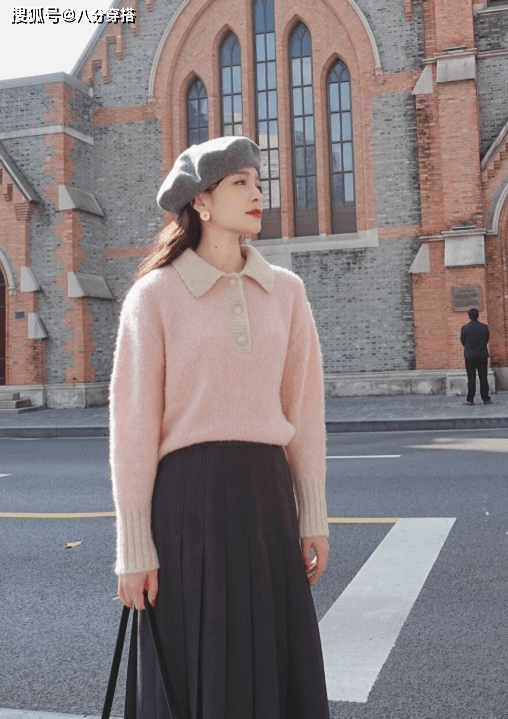 显得 30+女人怎么穿优雅又时髦？看看这些针织衫，温柔优雅又显气质