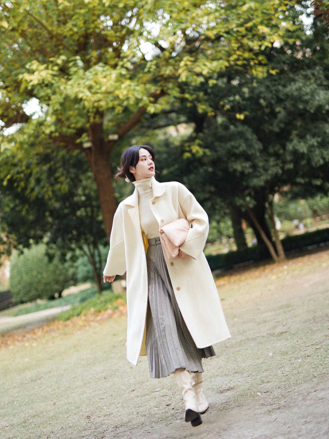 毛衣 白色毛衣到底有多好穿？和这“三”类外套搭配，效果超级棒