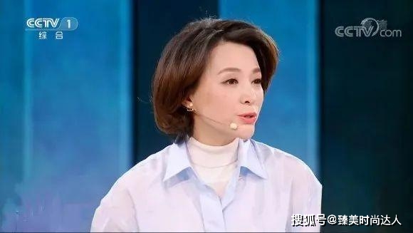 毛衣 冬天别再“露脖子”，试试最火的“烟管领”针织衫，明星都在穿！