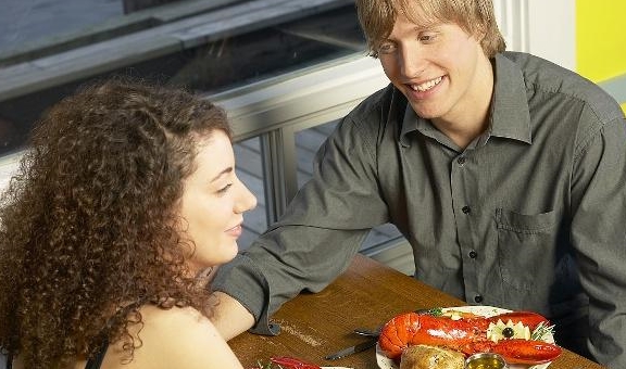 尿酸|慢性肾炎的朋友,少吃这3种“高营养”物,排出毒素,保养肾脏