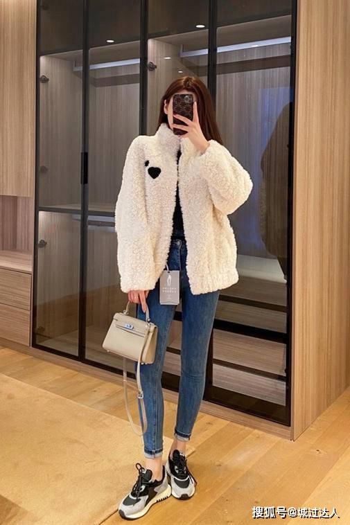 颜色 毛绒外套怎么穿才好看？注意这几个搭配细节，保证时髦不踩雷