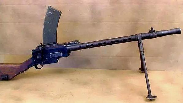 丹麦麦德森机枪