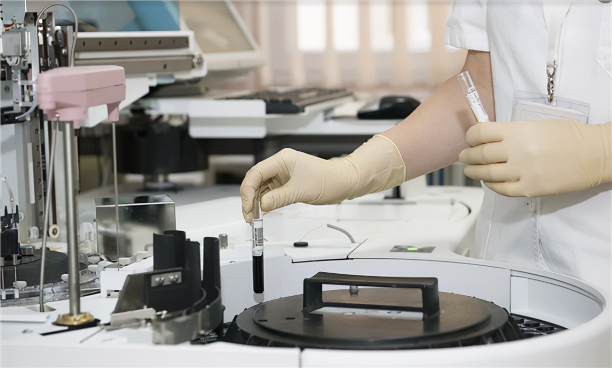 隔离|大连一地调整为高风险地区，万人大学城封闭：学生打气画面感动