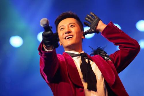 《晚秋》，凭借着这首歌，毛宁的人气再登高峰，成为了家喻户晓的歌手。