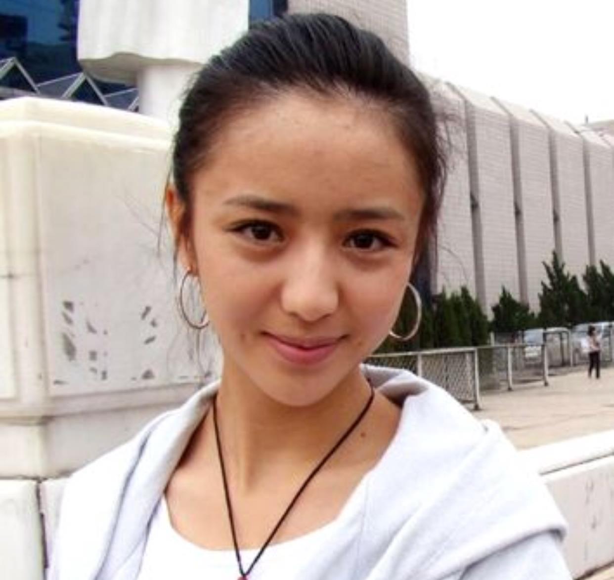 什么一脸苦相的佟丽娅,是从什么时候逆袭变美的?