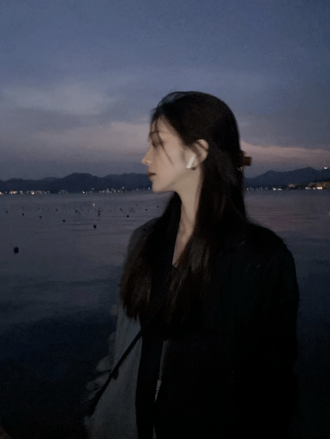 八卦爆料女星杨幂短发撞脸易烊千玺？！网友：这也太辣眼了吧！