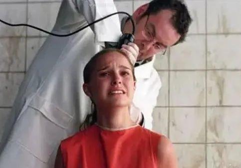 什么|33了还在执着演13岁少女，赵丽颖你让我说你什么好？