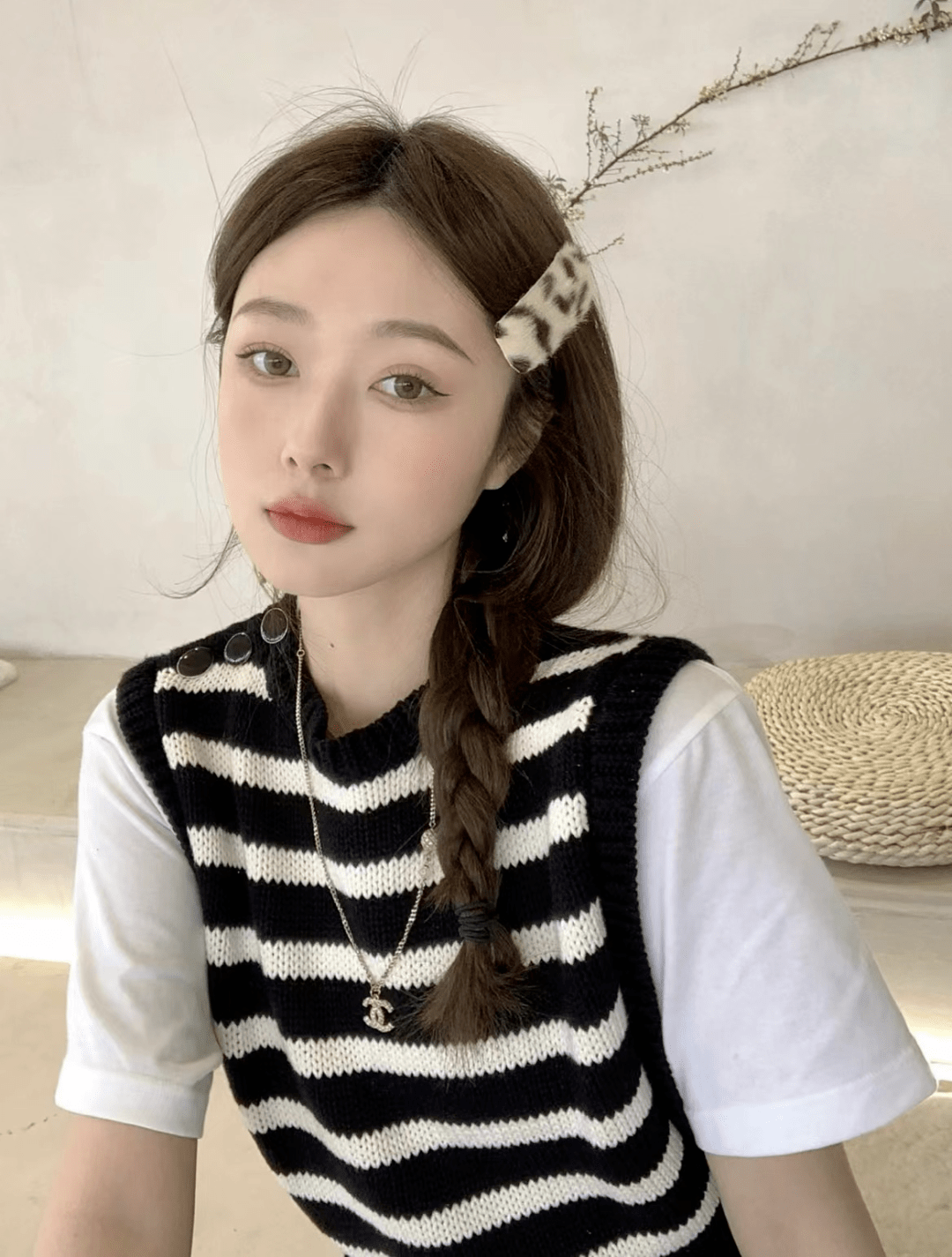 八卦爆料女星杨幂短发撞脸易烊千玺？！网友：这也太辣眼了吧！