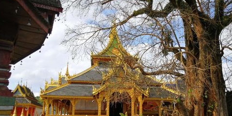 小乘佛教传入后建的最早佛寺之一，云南勐海县曼短佛寺