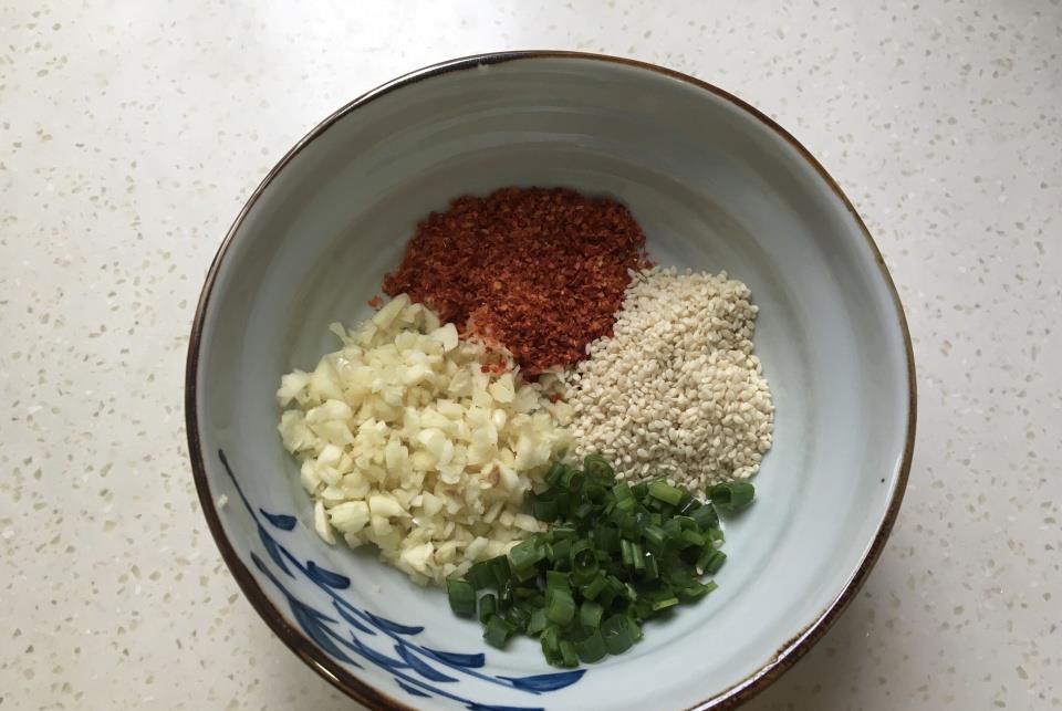 大蒜头|最近女儿点名要吃此早餐,鲜美多汁很开胃,五分钟煮一锅简单省事