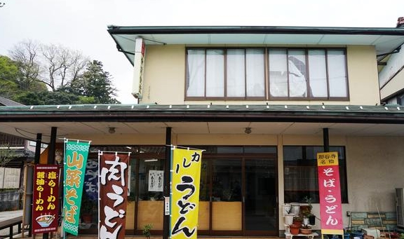 因为|日本旅游不能错过的人少景美米其林星级景点——小松那谷寺