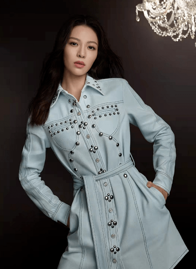 视觉 刘亦菲终于高调了！为LV大秀拍大片，穿印花裙亮相却没有惊艳感