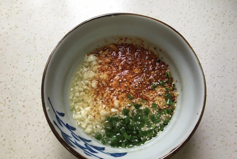 大蒜头|最近女儿点名要吃此早餐,鲜美多汁很开胃,五分钟煮一锅简单省事