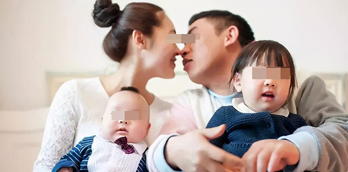 经济|妹妹上幼儿园哭闹，哥哥从大班赶来安慰，老师：哥哥太暖心了！