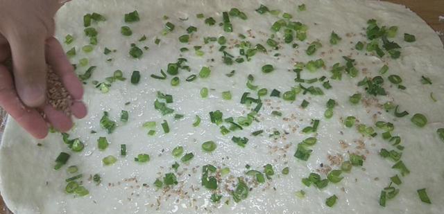 做法|早餐发面饼最简单做法,比面包暄软,比馒头简单,一周3次不够吃