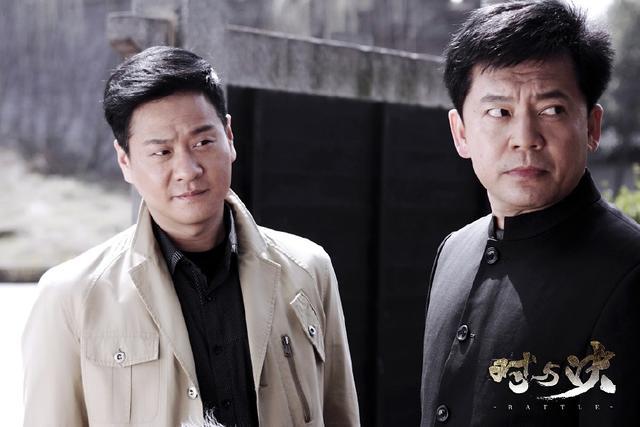 原创他净身出户为娶小8岁娇妻不料前妻事业越来越好他却无人知晓