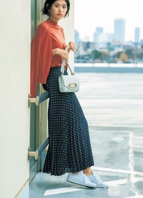 小个子 入冬后少穿膝上裙,冻腿!现在日杂流行“踝裙”,兼有风度和温度