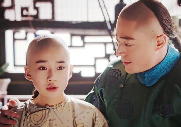 乾隆长子永璜,因在富察皇后葬礼上表现不够悲伤,被乾隆臭骂一顿_弘历