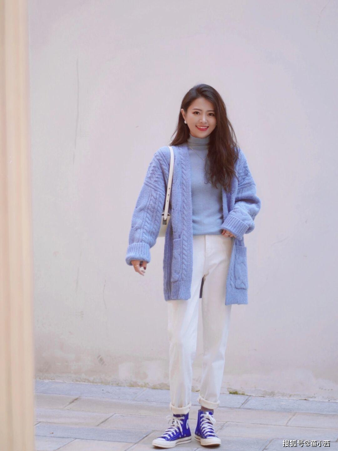 驼色 奔三奔四的女人会穿“毛衣”更时尚，搭配思路总结好了，值得借鉴