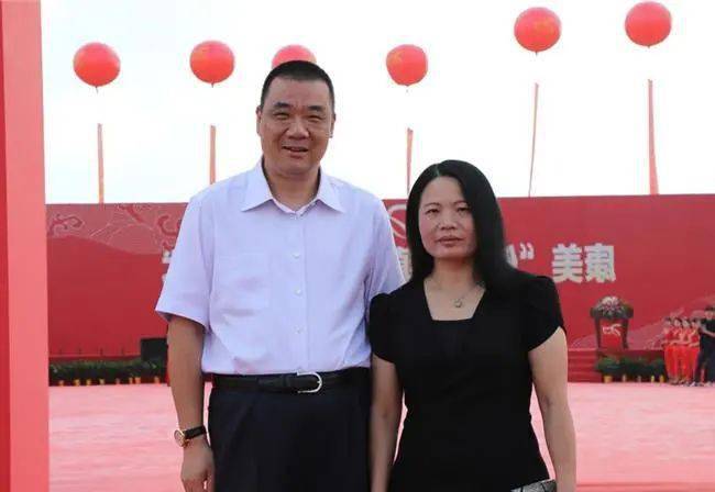 从穷小子到坐拥410亿儿子开3千万的豪车如今他被判入狱12年