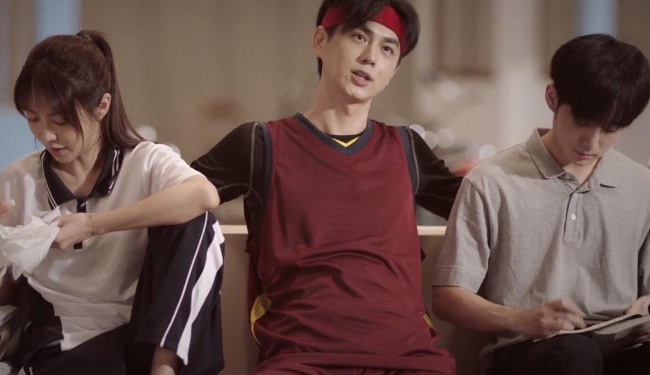 旁白|《导演请指教》首部悬疑片,吴镇宇的《记》,大玩“穿越三角恋”