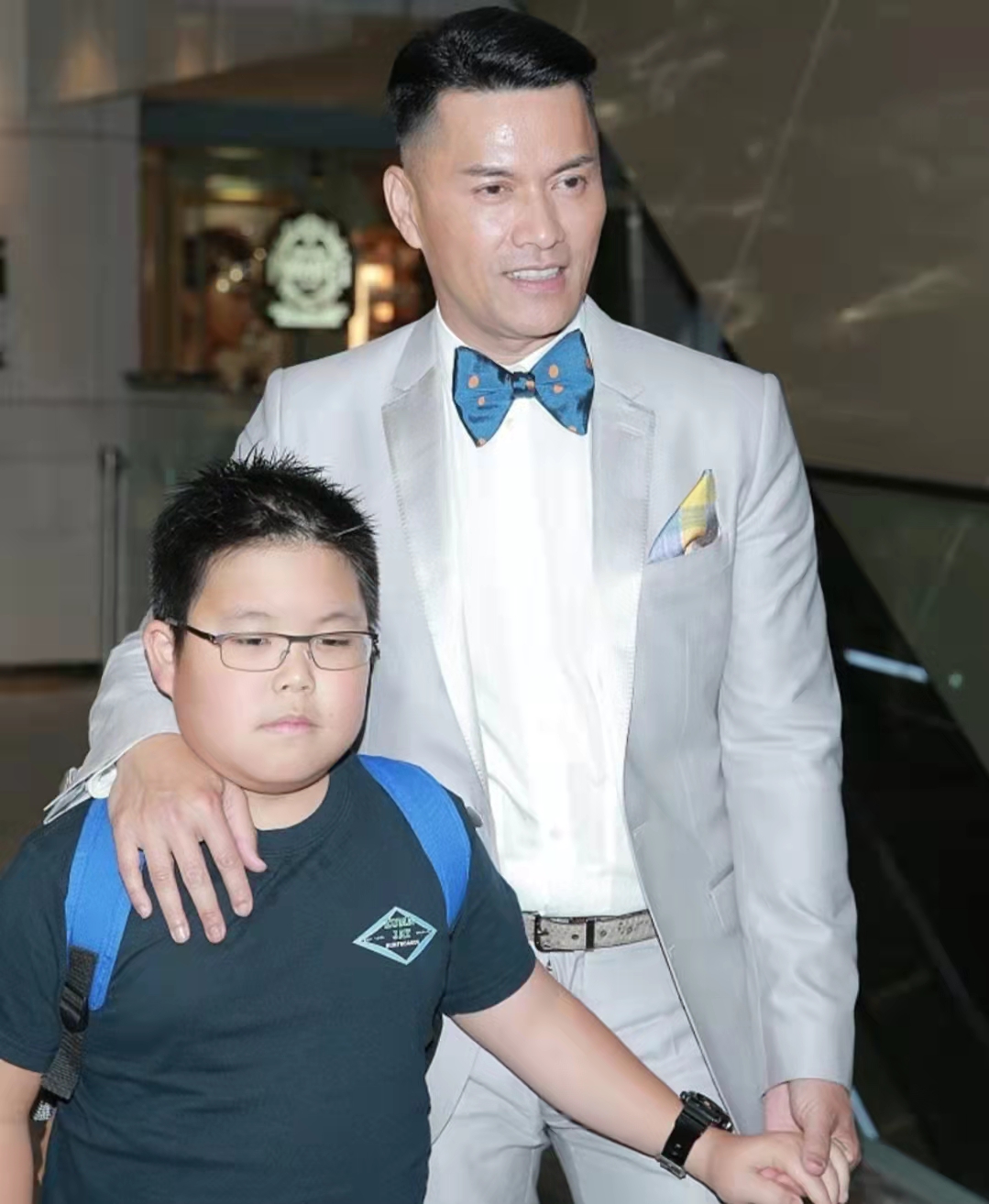 原创憨厚老实吕良伟20岁儿子近照曝光曾被甄子丹曝其暗恋自己女儿