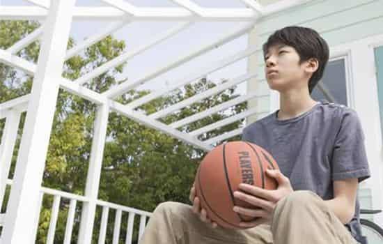 原创有时候毁掉青春期的男孩很容易只要言行上击败他一次就够了