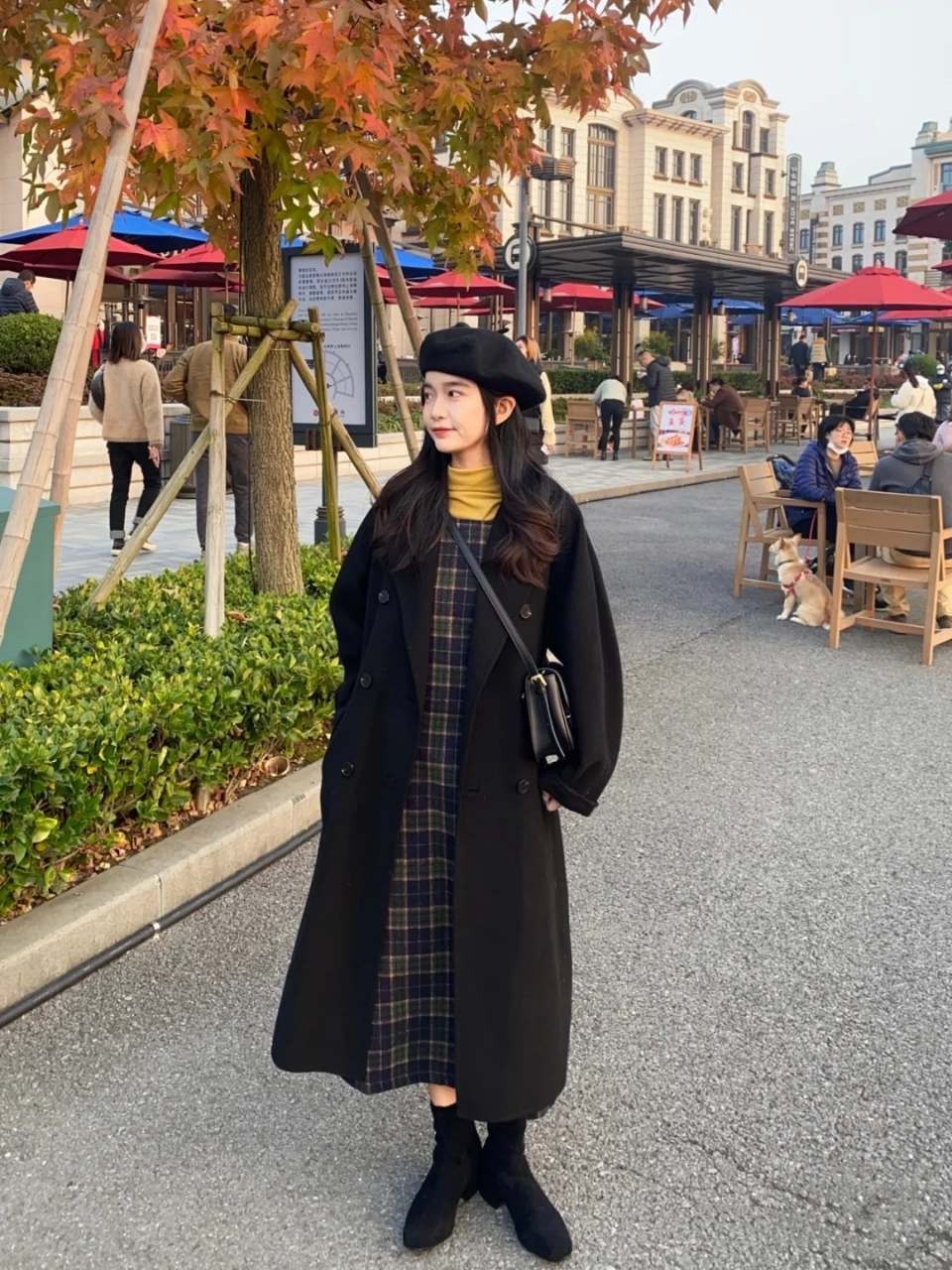 层次 今年,突然火了一种搭配:“大衣+高领衫”!看着时髦穿着还保暖