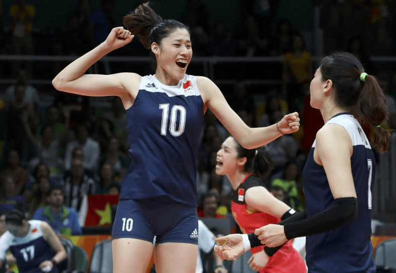 刘晓彤在第二节的后半场被换上场,由于巴西女排对她的进攻手法不