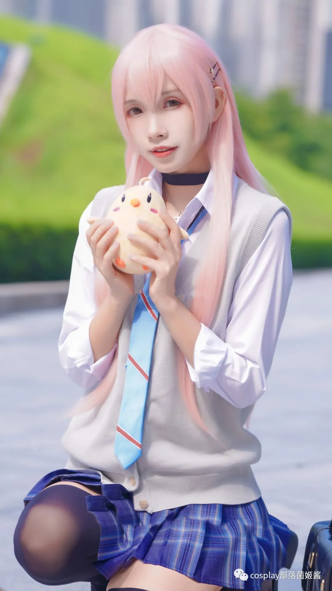 cos:孟菲斯换装课间的微风cos正片@薇薇_wb