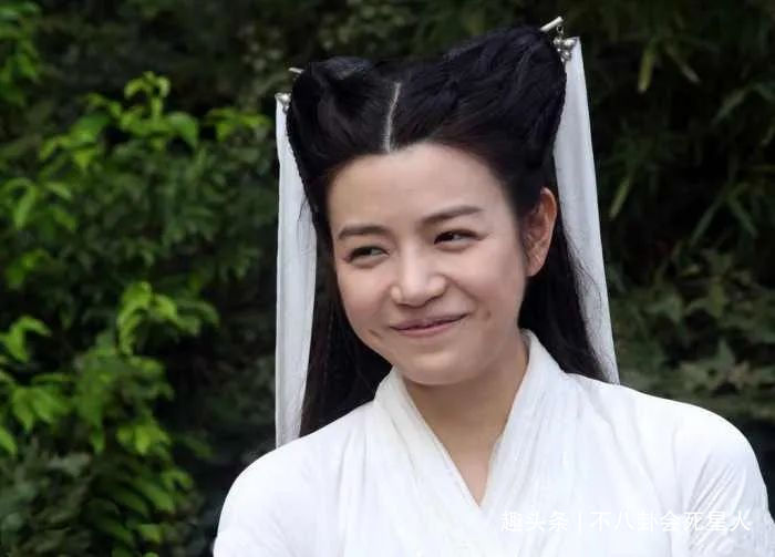 女神5位高颜值女神，一穿上古装就违和，远离古装是最正确的决定