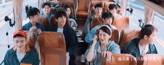 现实|杨紫一人录三期,11个小艺人录一期,《向往》揭露红与不红的现实