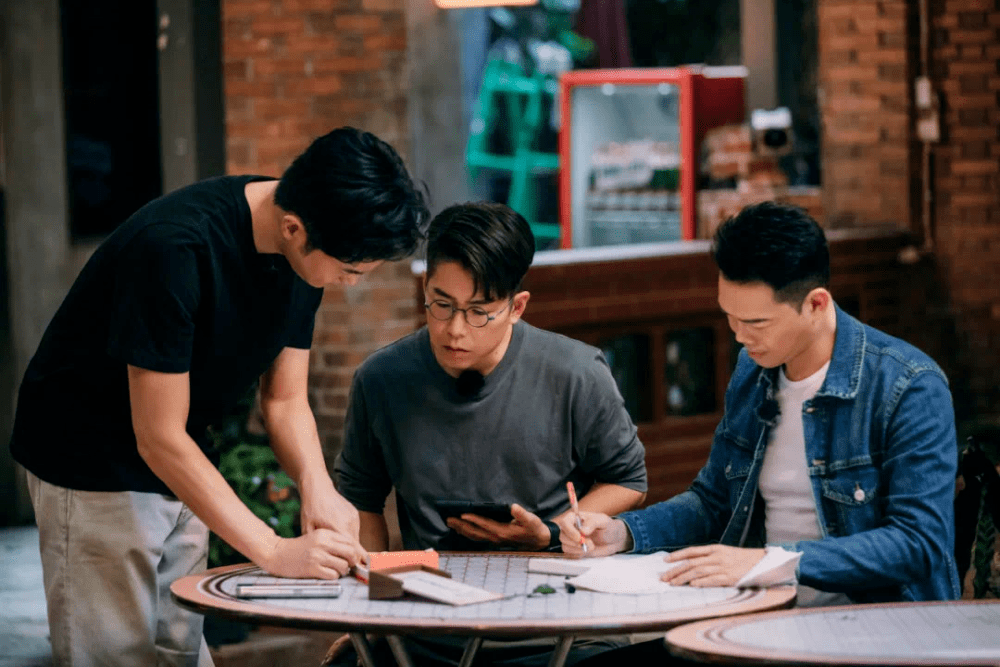 节目组|第一期就这么好笑，《大湾仔的夜》也太让人上头了吧？