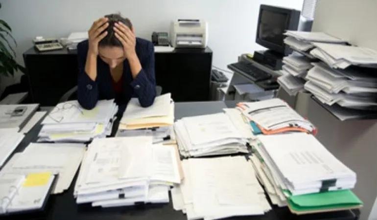 每天上班我比办公系统崩溃得还快