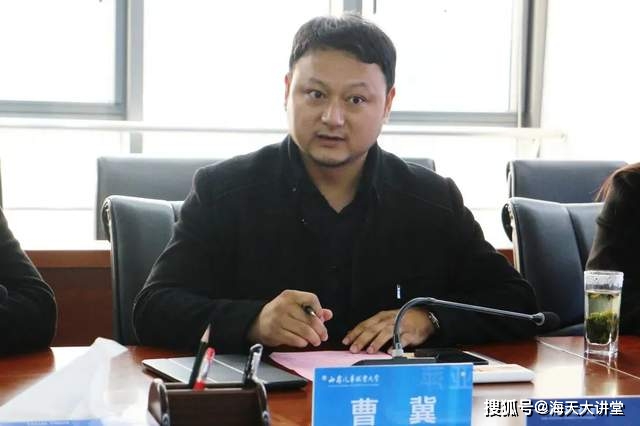 西安汽车职业大学校长助理乔祎,设计与艺术学院院长张星见签