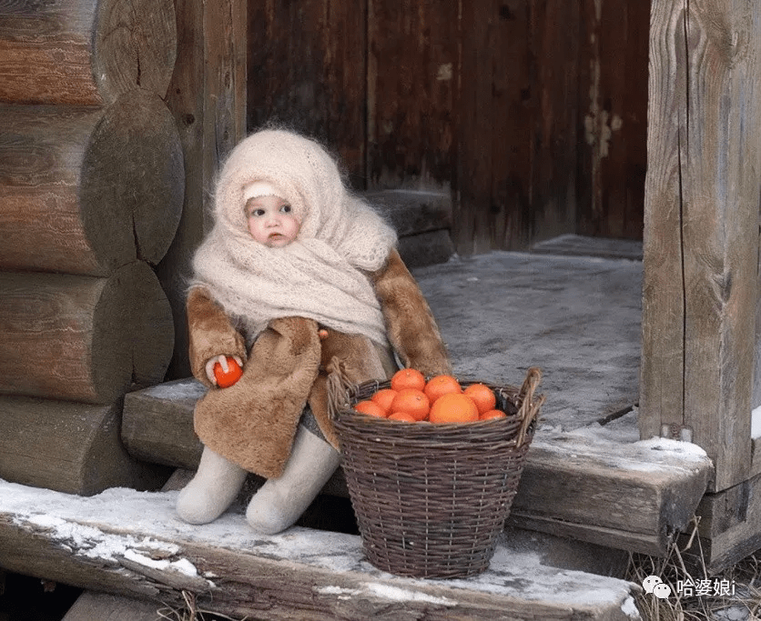 冬天里的俄罗斯小朋友个个可爱似套娃网友好想都抱走
